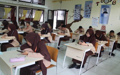 Suasana Asesmen Sumatif yang Tertib dan Kondusif di SMA Negeri Pintar Provinsi Riau